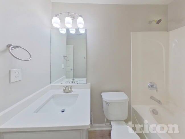 Building Photo - 1221 Jordans Pond Ln