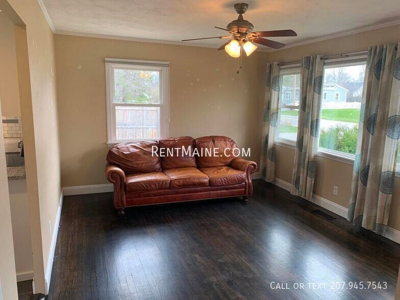 Building Photo - 173 Parkway N