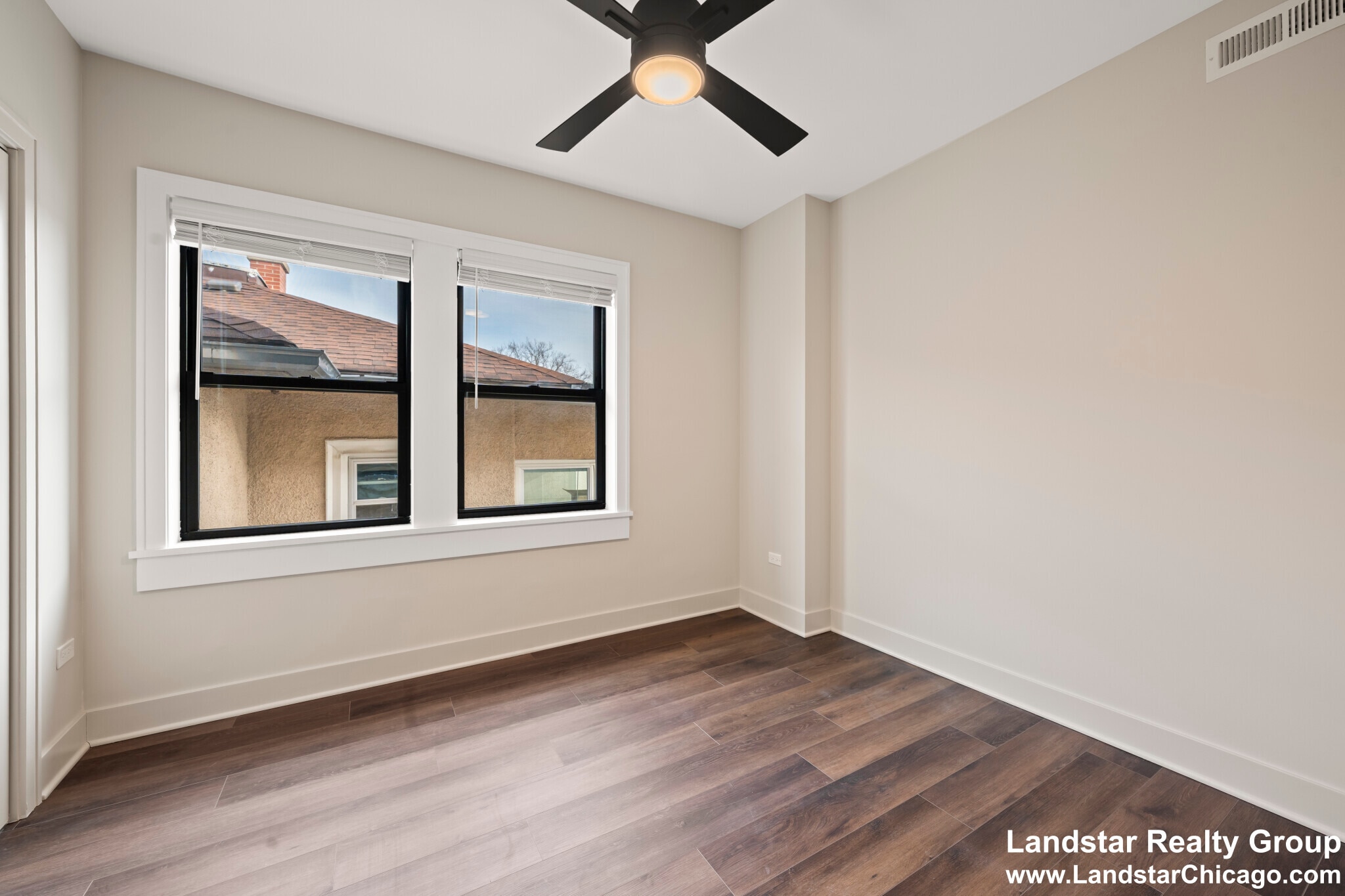 Building Photo - 1241 Chicago Ave