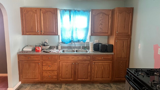 Building Photo - 1005 Hancock Ave