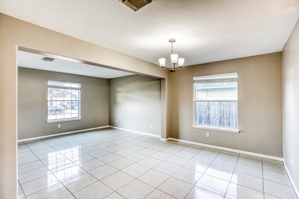 Building Photo - 7931 Evergreen Terrace Ln