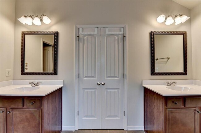 Building Photo - 1205 Apple Blossom Dr