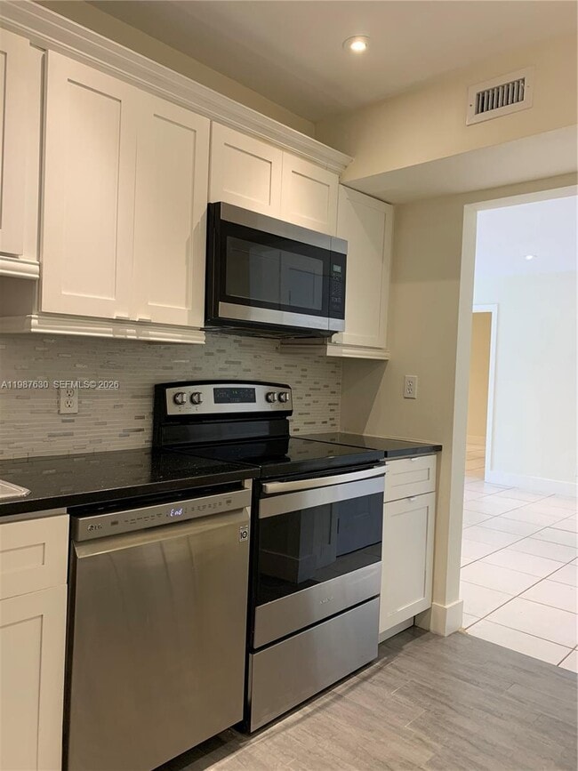 Building Photo - 1200 Mariposa Ave