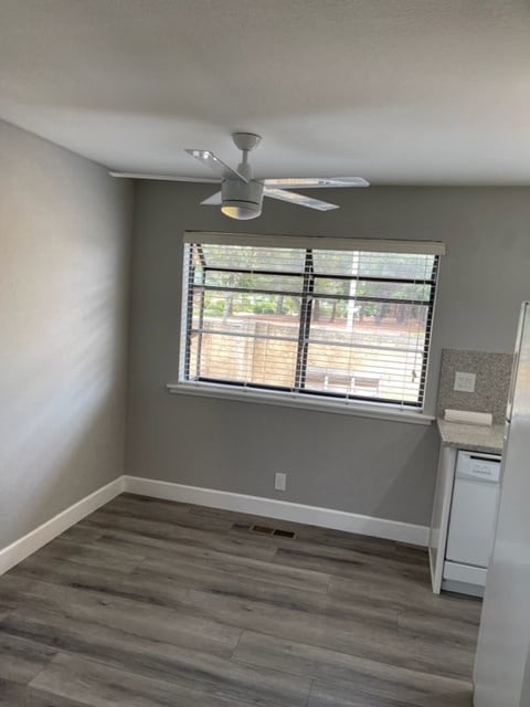 Building Photo - 502 Hope Ter