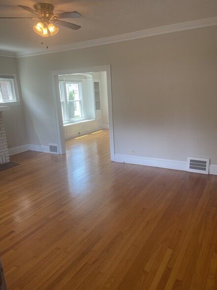 Building Photo - 2172 Bunts Road