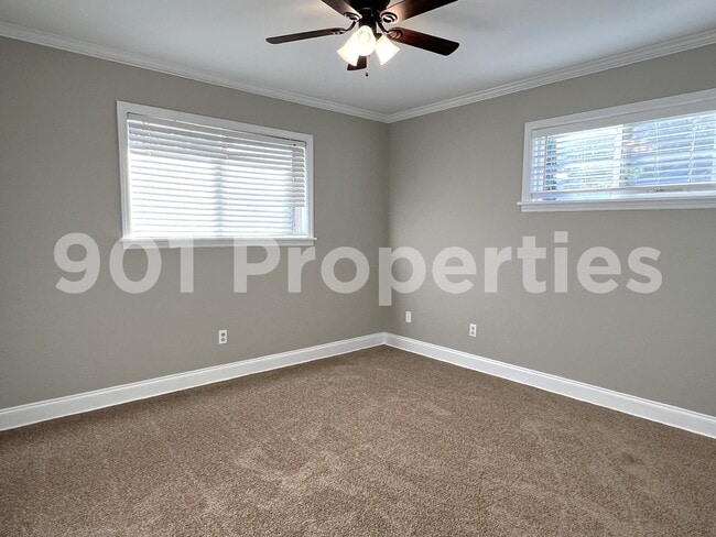 Building Photo - 8539 Chesterfield Dr