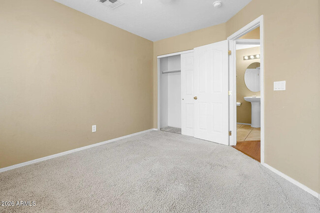 Building Photo - 751 N Port Dr