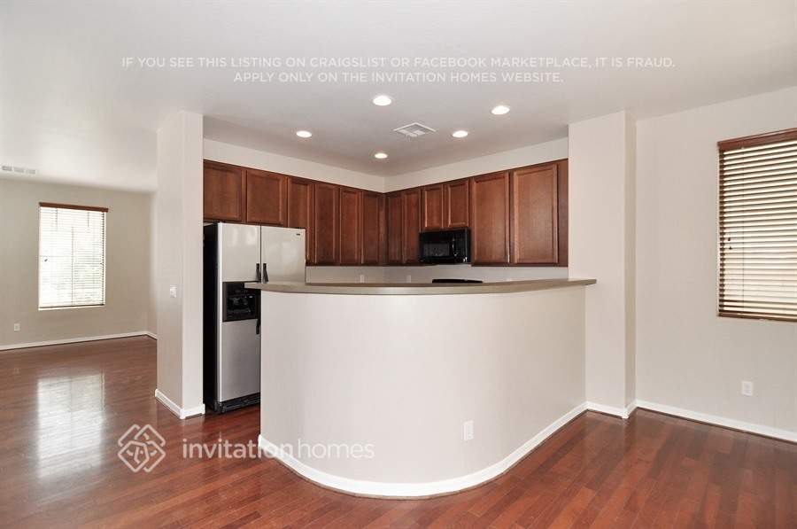 Building Photo - 15077 N 173rd Dr