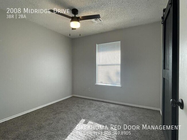 Building Photo - 2008 Midridge Dr