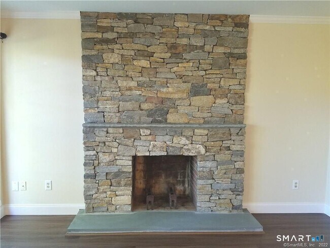 Building Photo - 167 Heritage Vlg