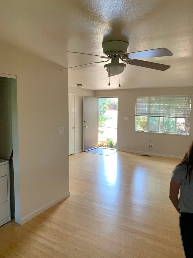 Building Photo - 1230 S Arlington Ave