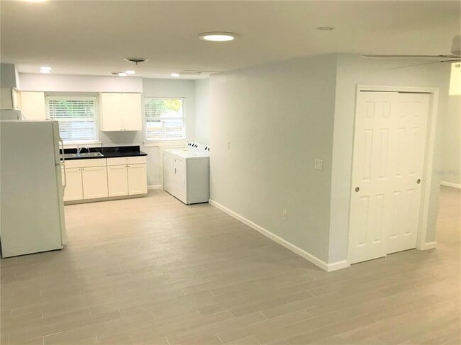 Building Photo - 2541 Floyd St