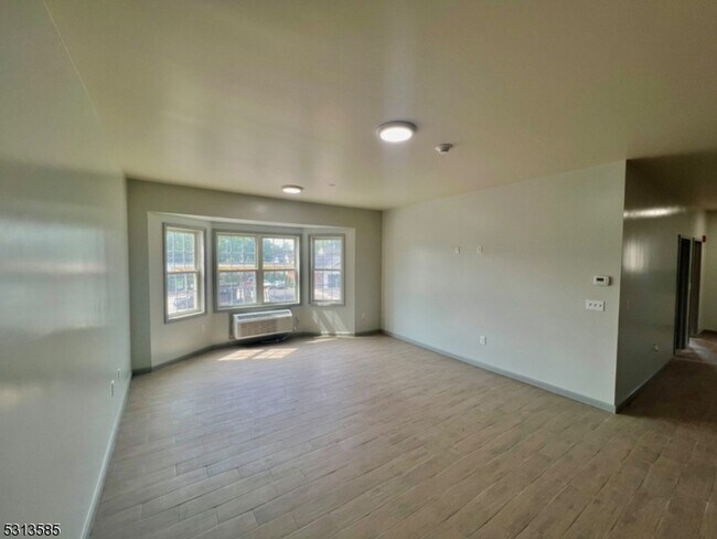 Building Photo - 193 Terrill Rd