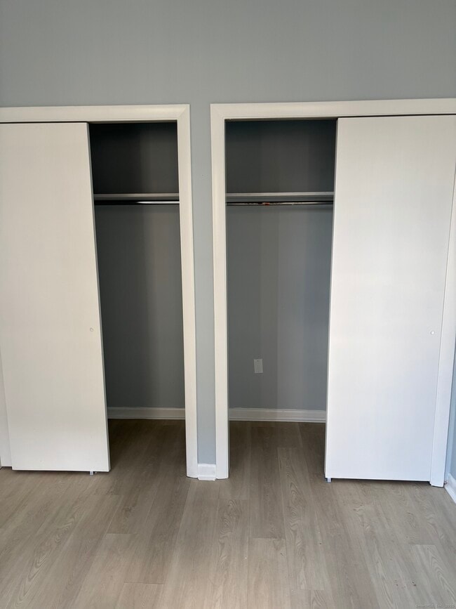 Building Photo - 35 Washington St