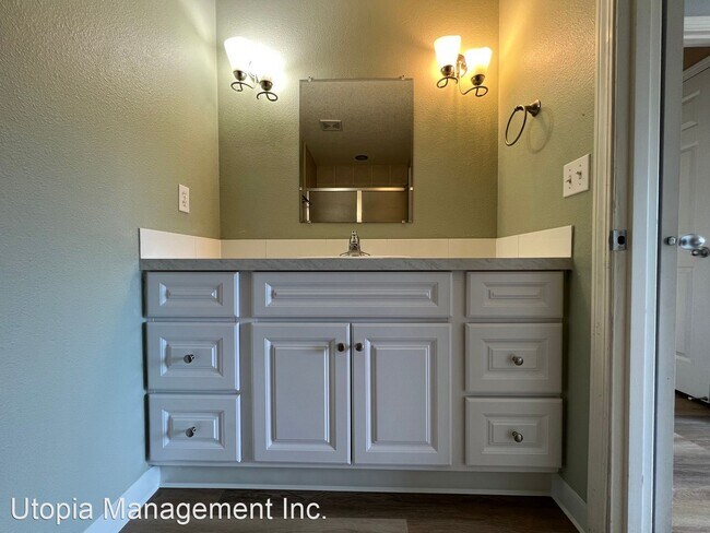 Building Photo - 3 br, 2 bath House - 4918 SW 9th Court