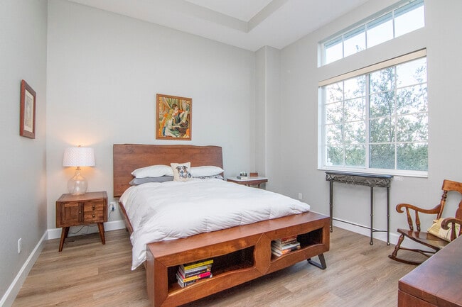 Building Photo - 5919 Bowen Daniel Dr