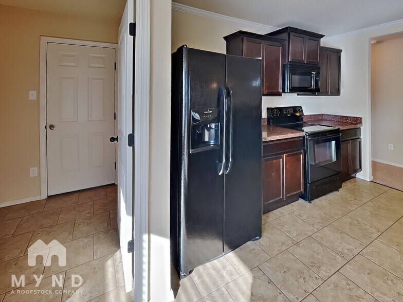 Building Photo - 12 Bristol Dr