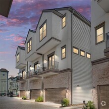 Building Photo - 1114 W 15th 1/2 St