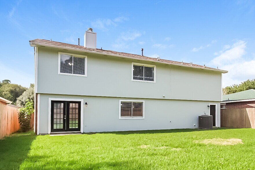 Building Photo - 28710 Sedgefield St