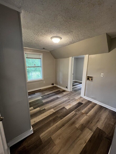 Building Photo - 3311 Guernsey Ave