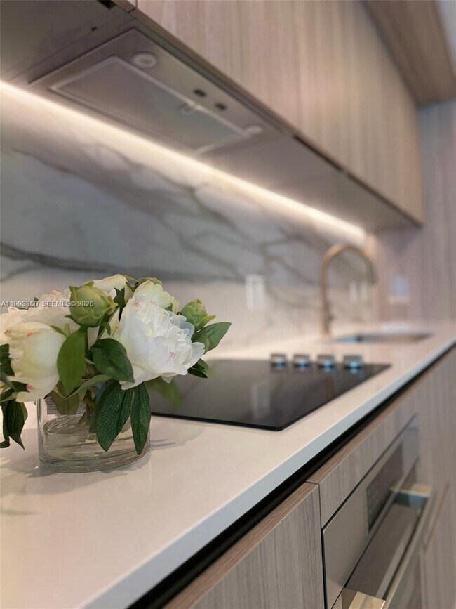 Building Photo - 77 SE 5th St