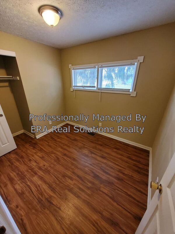 Building Photo - 723 Demorest Rd