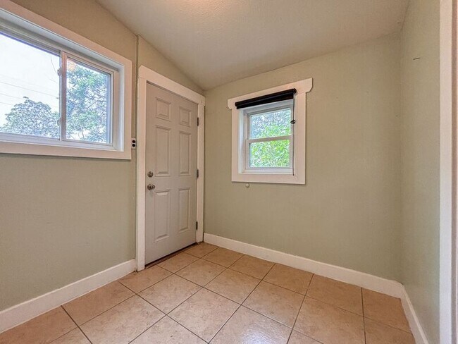 Building Photo - 3715 N Lafayette St