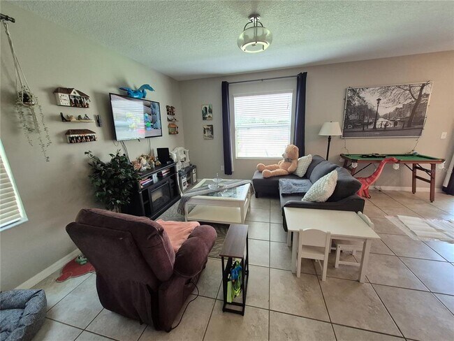 Building Photo - 4914 Reflecting Pond Cir