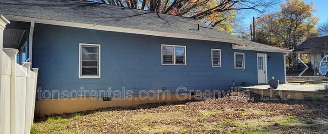 Building Photo - 2081 Hayne St