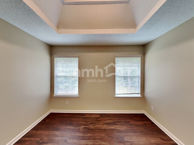 Building Photo - 4909 Lilly Stem Dr