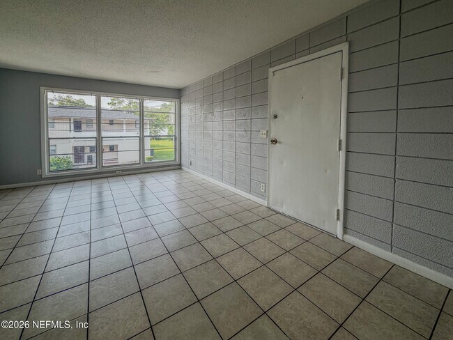 Building Photo - 1124 Woodruff Ave