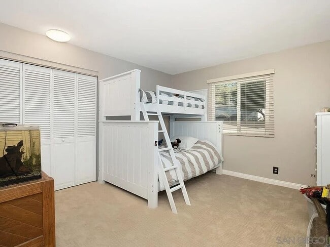 Building Photo - 8422 Wenatchee Ave