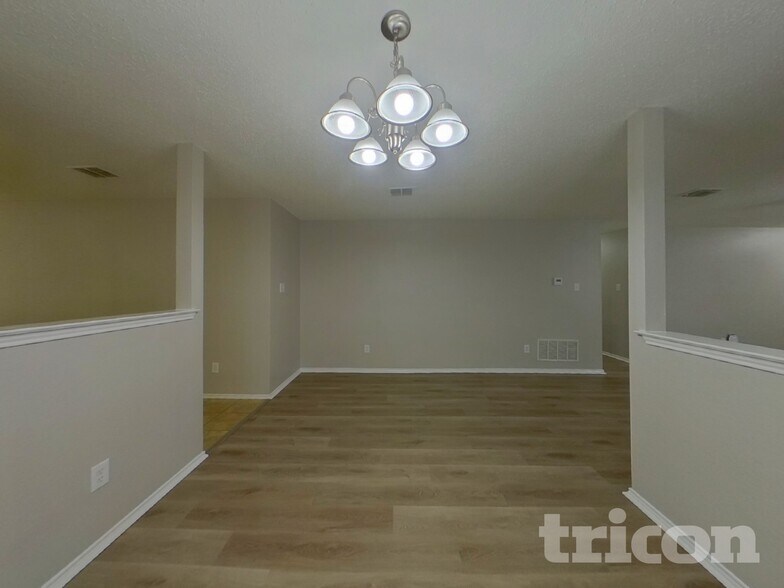 Building Photo - 2983 Celian Dr