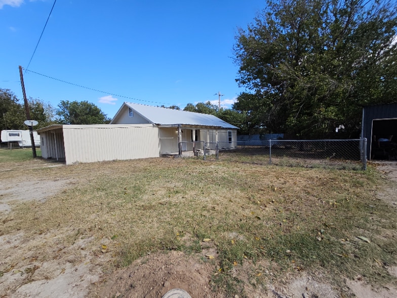 Building Photo - 613 Marlin St