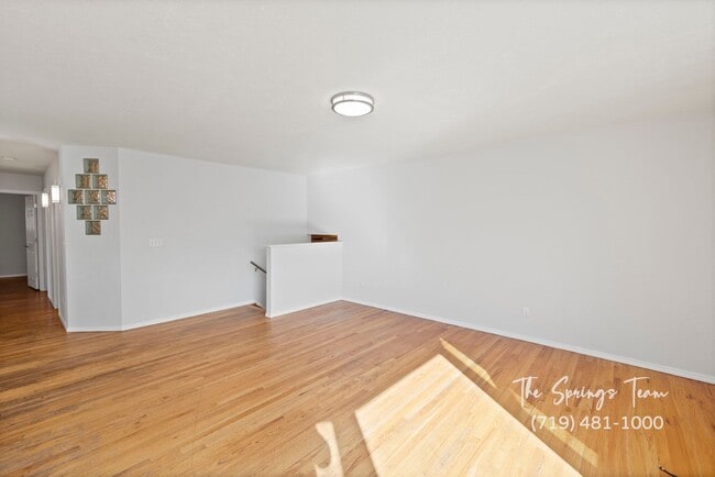 Building Photo - CHARMING 5BD/3BA NEAR FT CARSON - Deposit Waiver Available