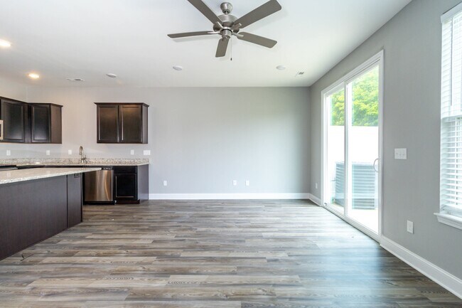 Building Photo - 4839 Lake Ln