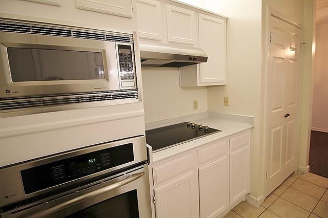 Building Photo - 9600 Royal Ln