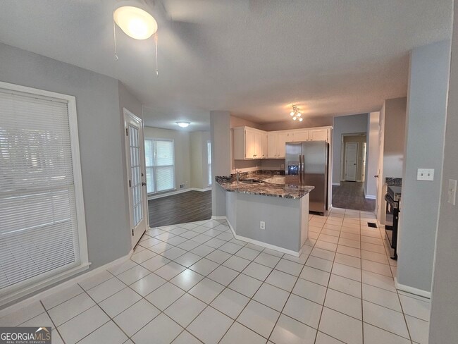 Building Photo - 30 Glenridge Dr