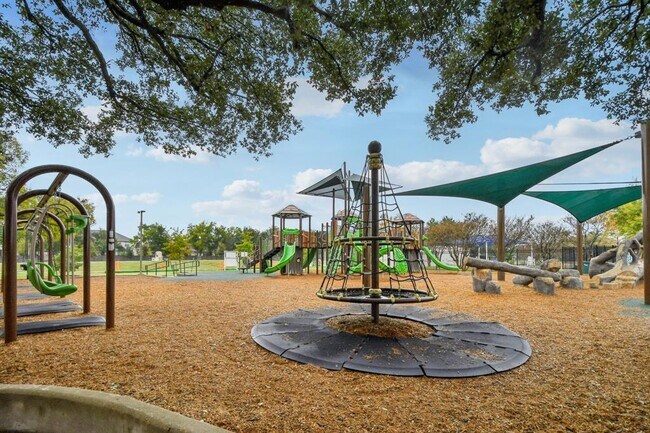 Building Photo - 16800 Bailey Jean Dr