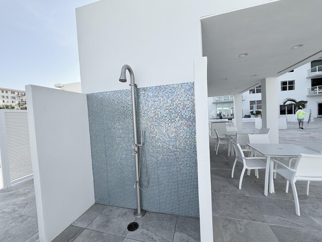Building Photo - 3450 S Ocean Blvd