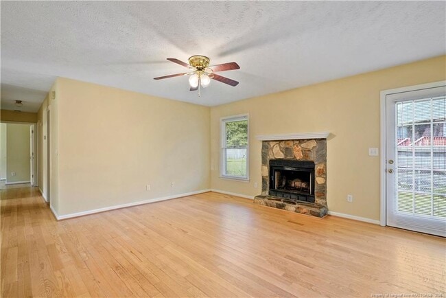 Building Photo - 6585 Applewhite Rd