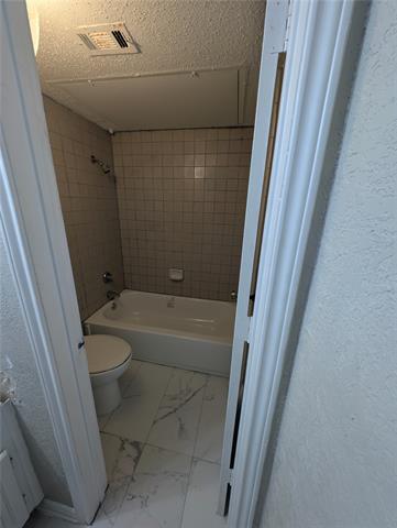 Building Photo - 2310 Bamboo Dr