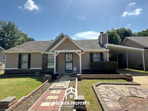 Building Photo - Move-In Ready 3BR Home in 38141 - Airy Living Spaces & Private Fenced Yard
