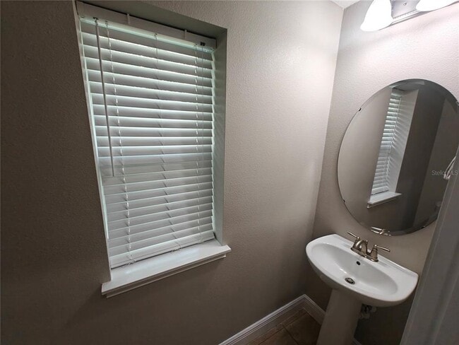 Building Photo - 8075 Schelling St