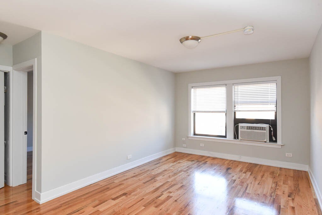 Building Photo - 555 W Arlington Pl