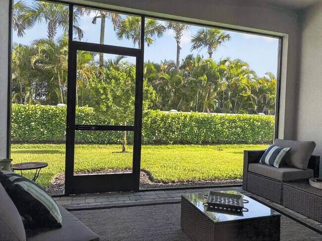 Building Photo - Turnkey Furnished Villa Naples FL