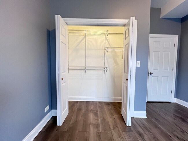 Building Photo - 7057 S Normal Blvd