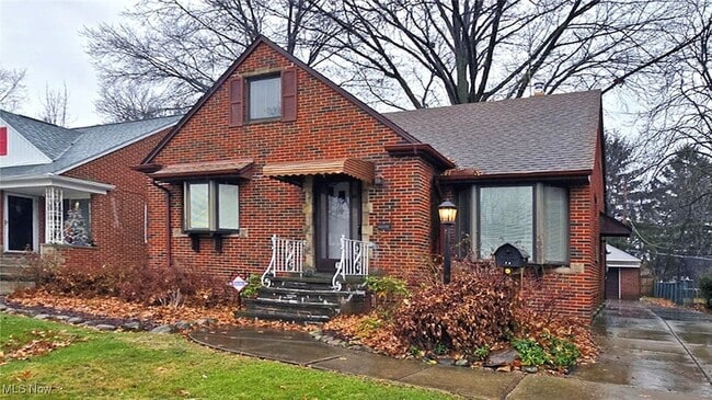 Building Photo - 70 Sunnycliff Dr