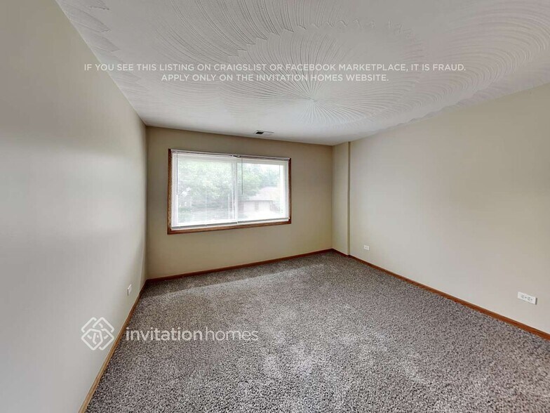 Building Photo - 721 Westshore Dr