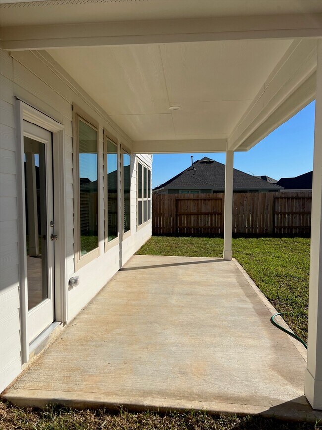 Building Photo - 7419 Bartoncliff Dr